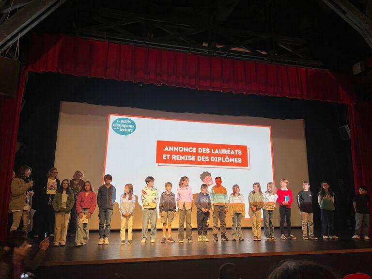 Nos élèves en finale départementale des petits champions de la lecture.